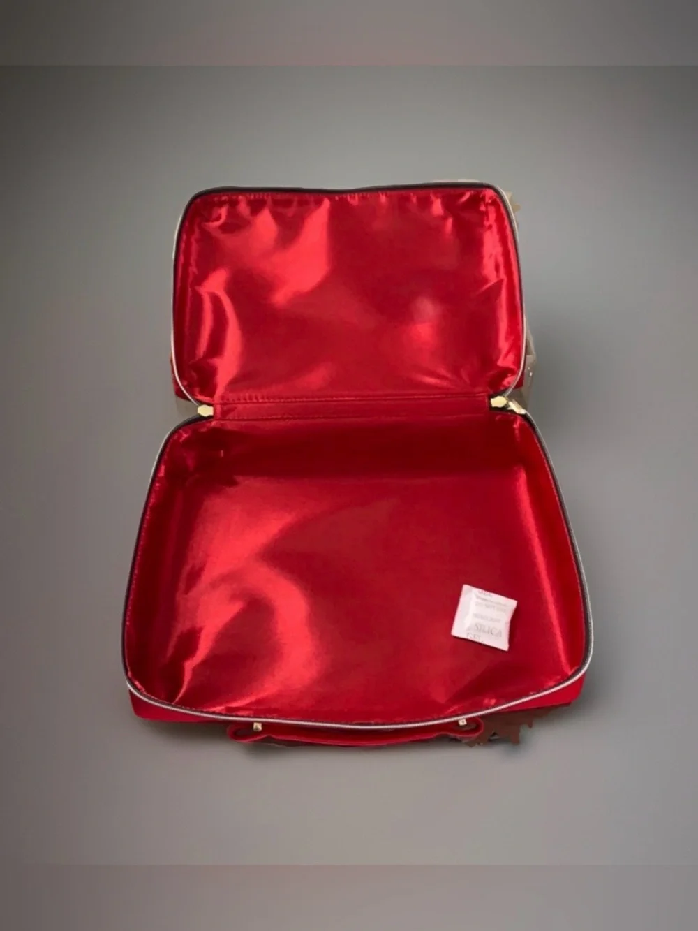Estée Lauder’s Red-Retired Limited Edition Travel~Lingerie~Cosmetics Bag/Case🌿🆕🌿
